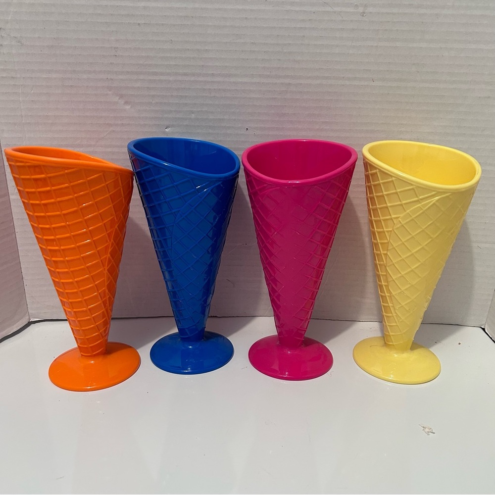 8" tall Waffle cone cup for ice cream, sundae, rootbeer float,..